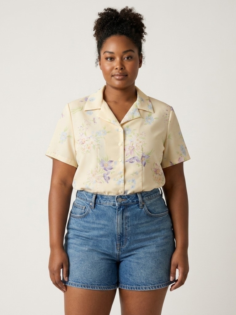 Vintage Jan Leslie Pale Yellow Floral Button-Down Camp Shirt. Sz 10.